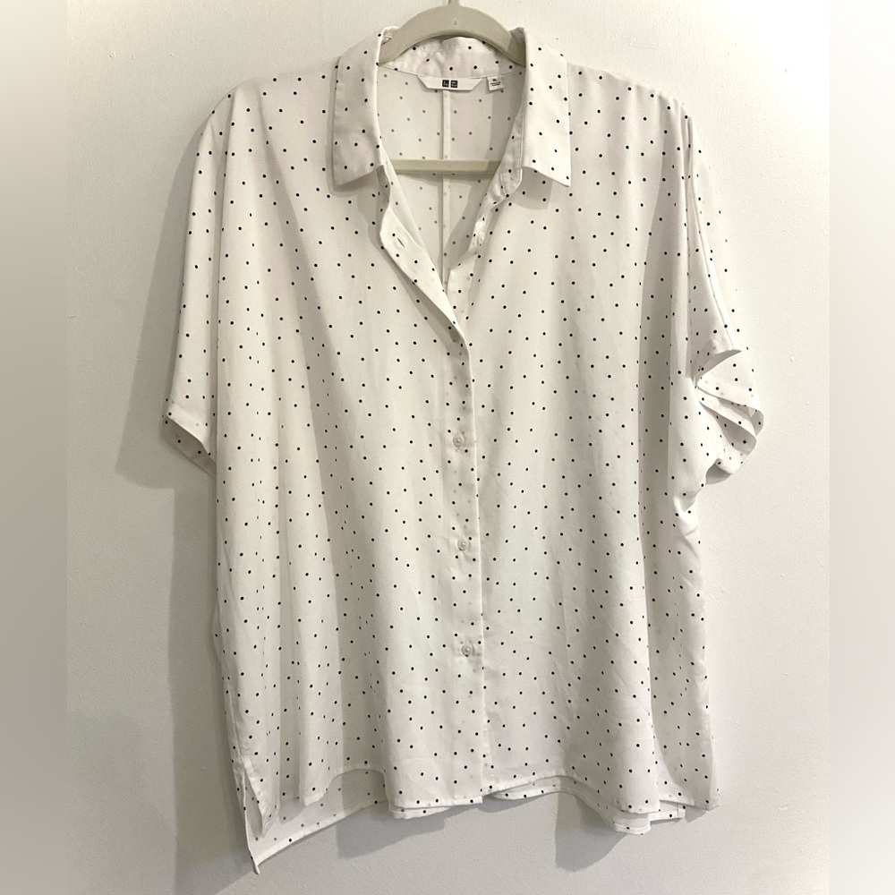 Uniqlo White Blouse Relaxed Fit Short Sleeves